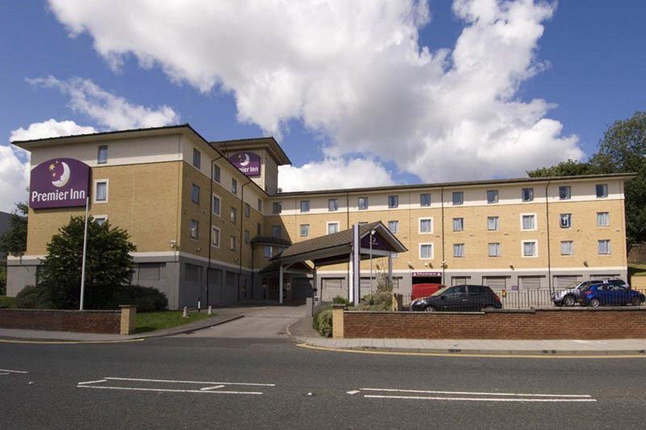 Premier Inn Newcastle City Centre Millennium Bridge Экстерьер фото