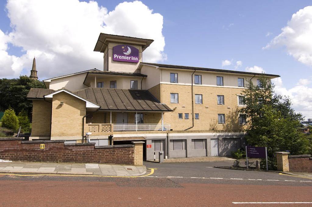 Premier Inn Newcastle City Centre Millennium Bridge Экстерьер фото