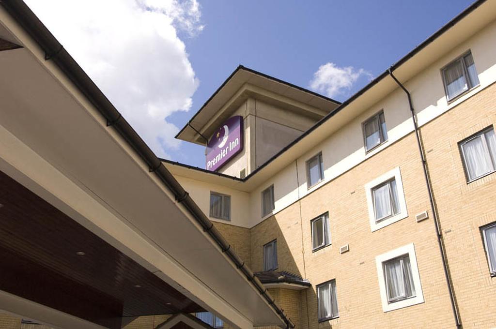 Premier Inn Newcastle City Centre Millennium Bridge Экстерьер фото