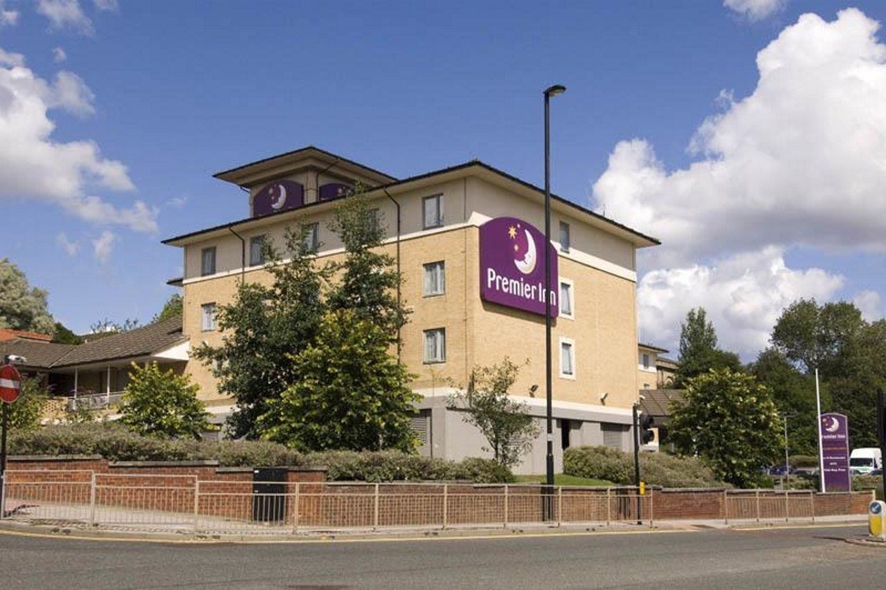 Premier Inn Newcastle City Centre Millennium Bridge Экстерьер фото